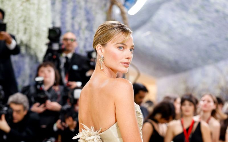 Margot Robbie  (1).jpg