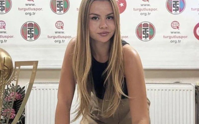 Zeynep Mestan.jpg