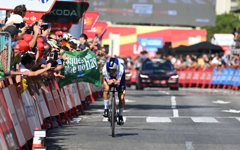 primoz roglic vuelta kronometer.jpg
