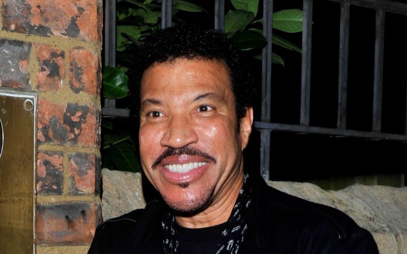 lionel richie 2.jpg