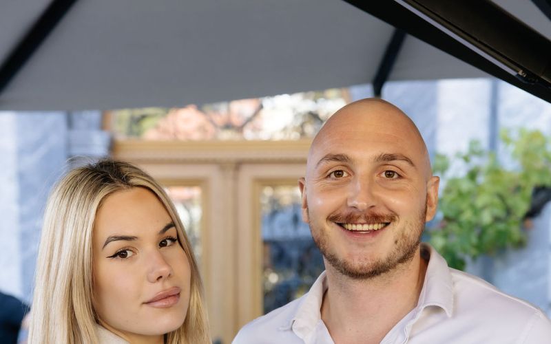 Urban Vidmar z dekletom Tajdo