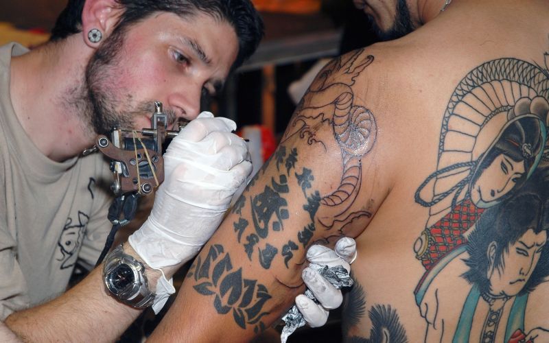 tatu, tatovator