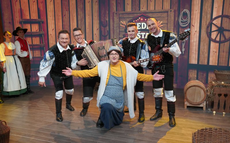 Nocoj pri Manki: Petani, Kavški, Nuša Rojs in poln skedenj folkloristov