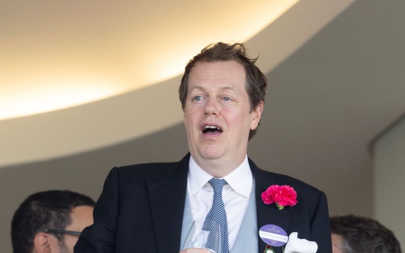 Tom Parker Bowles – Camillin sin je razkril presenetljivo družinsko podrobnost: kralj Karel III. naj bi bil doma pravi mojster glasov junakov iz Harryja Potterja.
