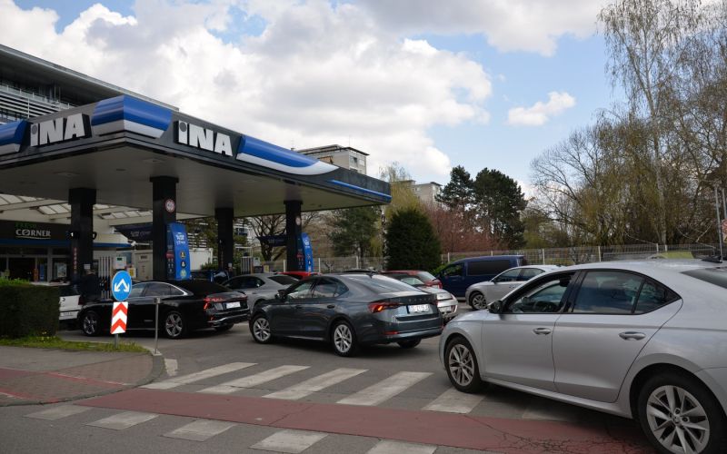 bencinski servis, ina, zagreb.jpg