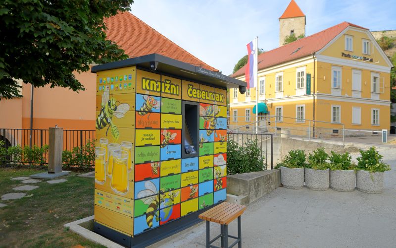 cg_knjizni_cebelnjak.jpg