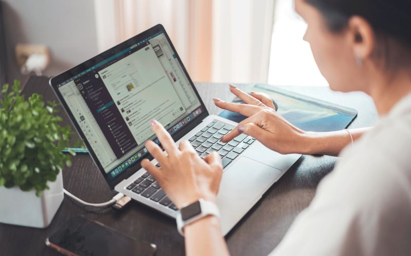 oleksandrpidvalnyi-telework-6795505.jpg