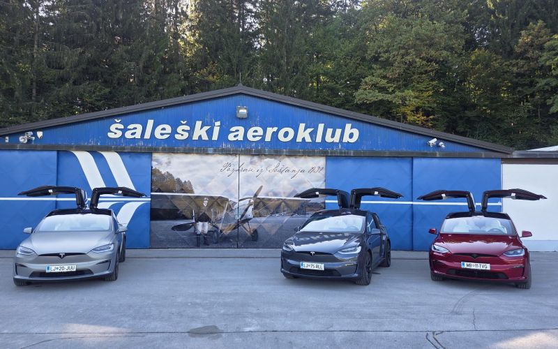 Tesla1.jpg