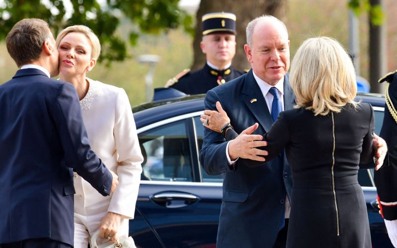 macron 3.jpg
