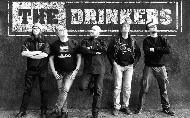 The Drinkers so zaznamovali več kot tri desetletja domače rock scene, zdaj pa s polno paro odpirajo