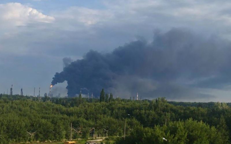 gazprom rafinerija pozar.jpg
