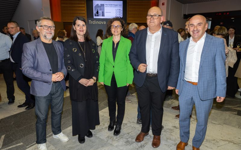 vseh pet direktorjev ZNM - foto Boštjan Pucelj.jpg