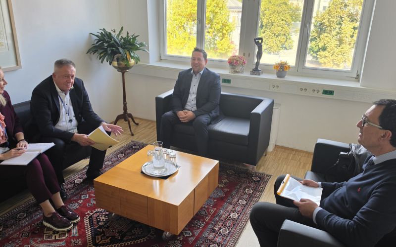 mednarodni logistični center lipovci, zdravko počivalšek