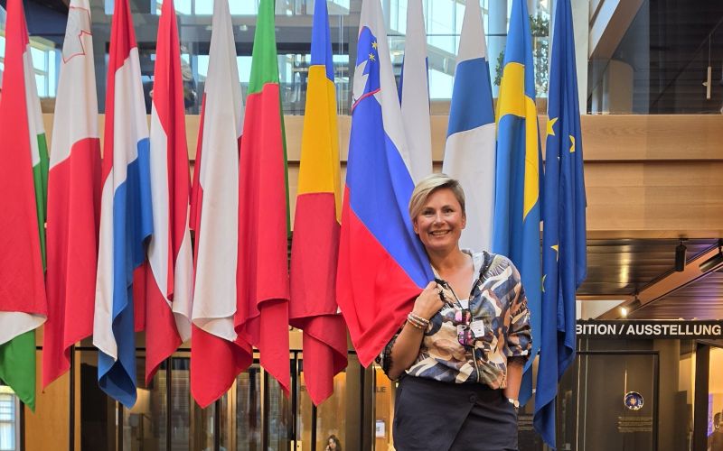 Ana Praznik, parlament 2.jpeg