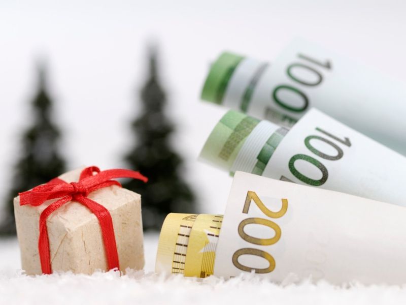 Ob menjavi službe je pomembno vedeti, kdo izplača božičnico