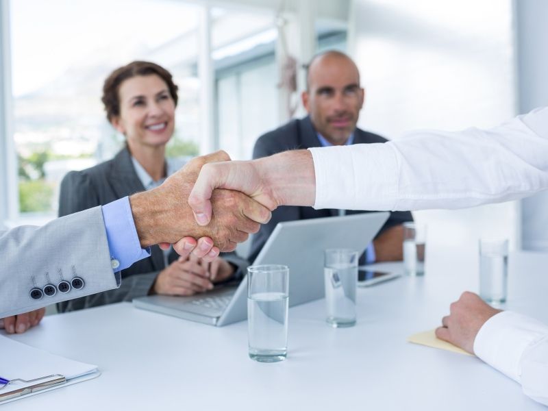 Pozabite ime sogovornika? To so najbolj tipični Slovenke in Slovenci