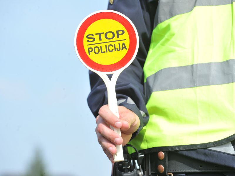 V Velenju voznik šolskega avtobusa za volan sedel pijan