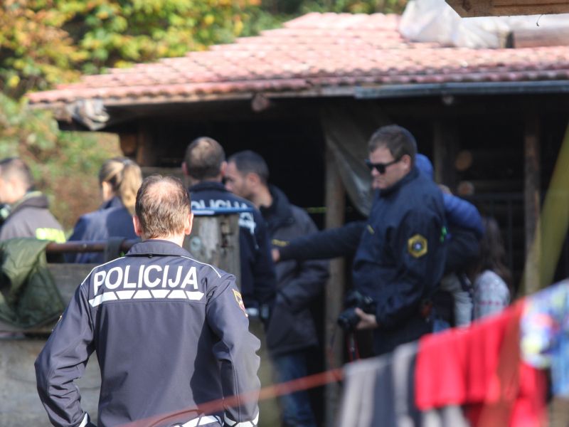 Kriminalisti v Krškem preiskujejo, kam je šel državni denar za Rome?
