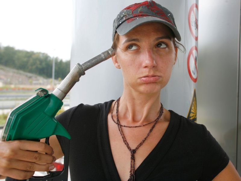 Trgovinska zbornica Slovenije ponovno nasprotuje regulaciji cen goriv