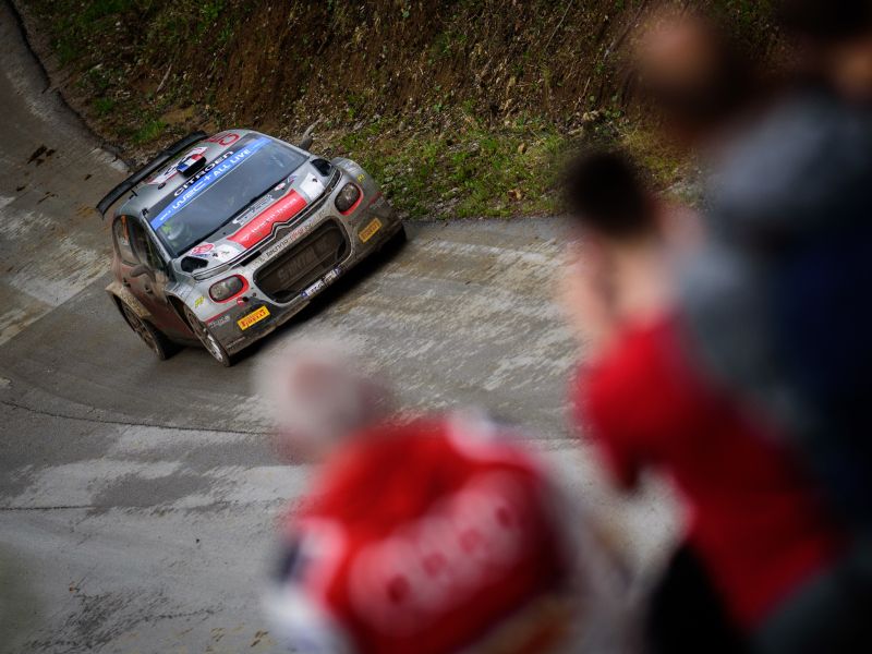 Smrtna nesreča na reliju: nazorni posnetki poškodb gledalcev ledenijo kri