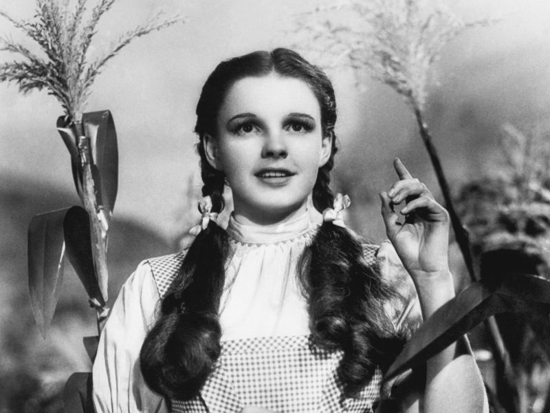 Judy Garland: Legenda, ki je živela med sijajem odra in temo osebnih bitk