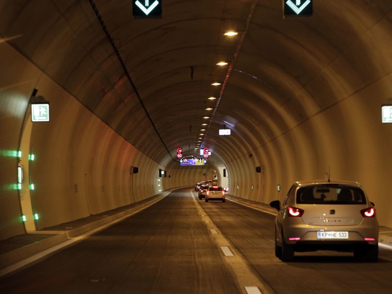 Med Škofijami in Izolo osebna vozila brez vinjete