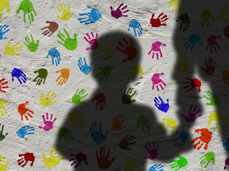 Vzgojiteljica naj bi fotografije otrok objavljala na pedofilskih straneh