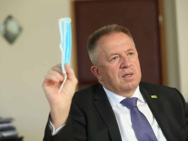 Tožilstvo zavrglo ovadbo zoper Počivalška v zvezi z nakupom ventilatorjev