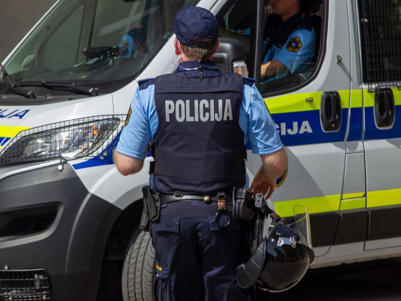 V Žalcu pretep s palicami, v Celju streljanje: Pripor za dva udeleženca