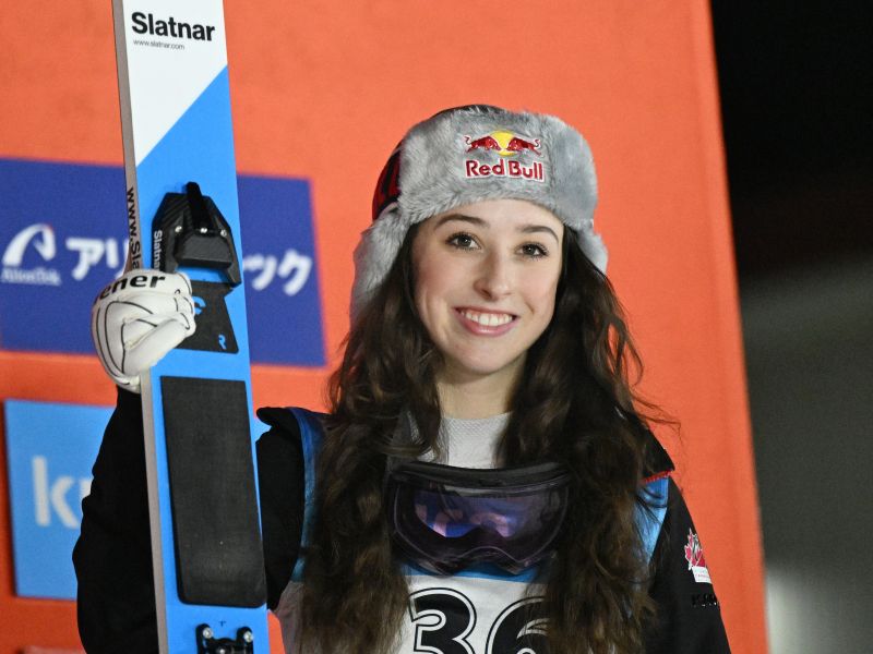 Konec sanj za tri skakalke v olimpijskem Predazzu: so krivi dresi?