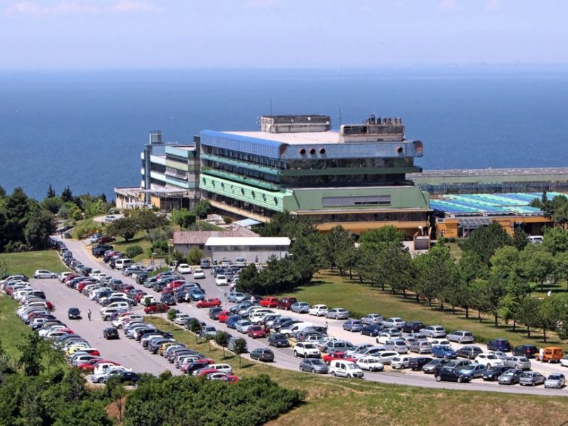 V prometni nesreči pri Metliki umrl 39-letni voznik