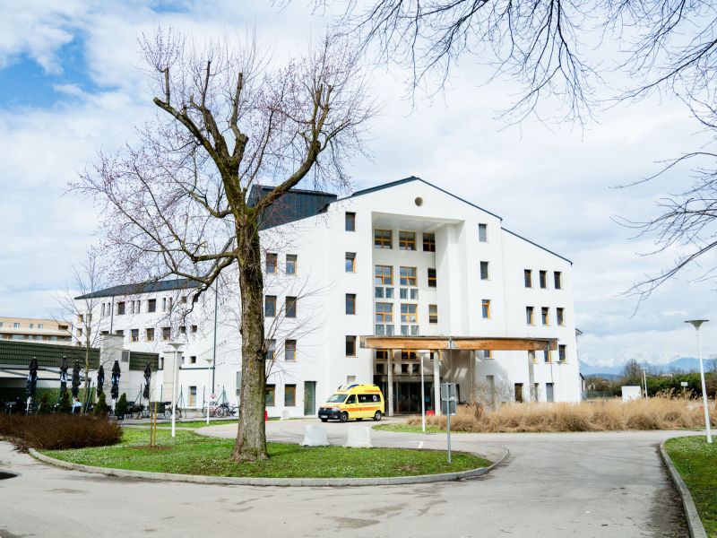 Na diagnozo čakali pet let, potreba po novi kliniki je velika