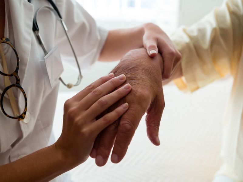 Dolgotrajna oskrba v domovih: razkrito, koliko boste plačevali