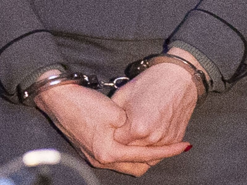 Prva dosmrtna obsodba ženske v Srbiji: tašča ubita z 121 vbodi