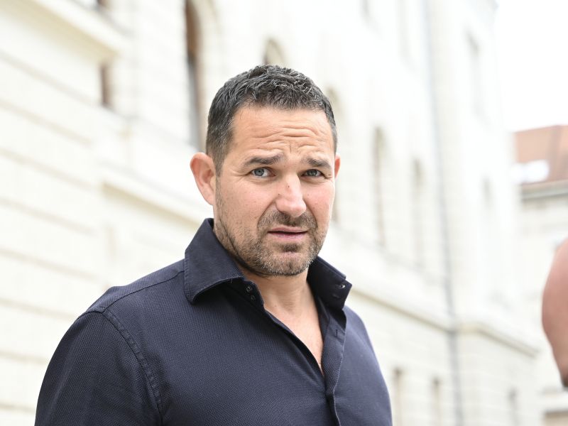 Rok Snežič izgubil tri zasebne tožbe proti portalu Necenzurirano