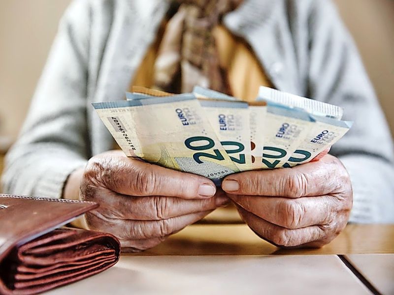 Potrjen zimski dodatek za upokojence: Znan tudi datum izplačila