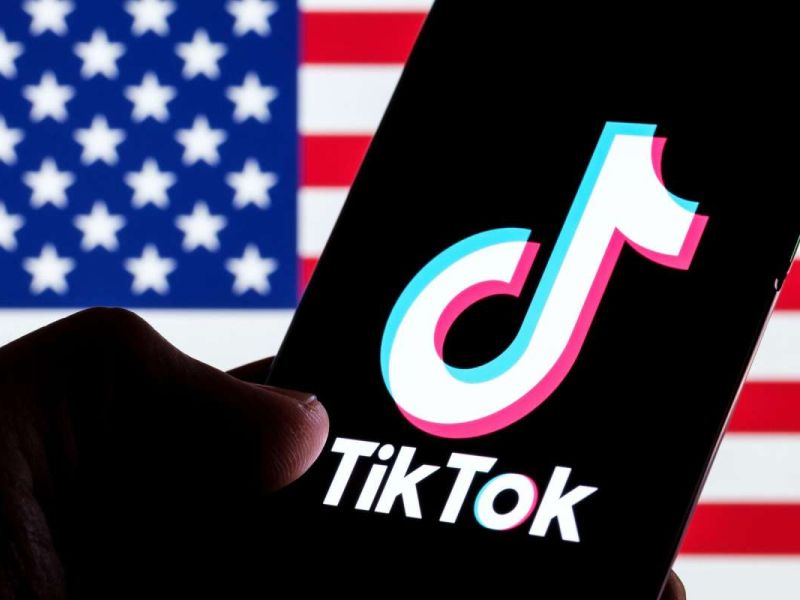 Prodaja TikToka v ZDA sproža vprašanja o nadzoru nad vsebino za evropske uporabnike