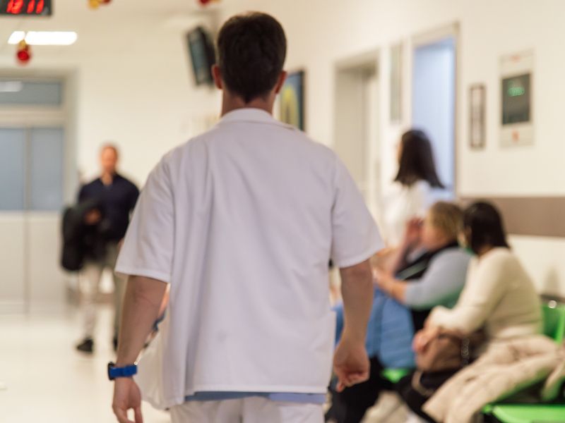 V Sloveniji ponovno narašča število okužb s covid-19