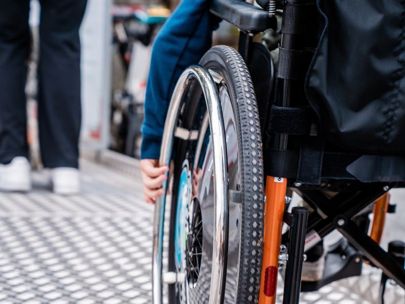 Rok za prilagoditev objektov invalidom bo verjetno podaljšan za dve leti