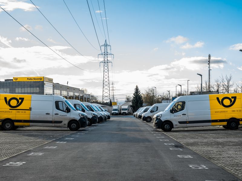 Sindikat poštnih delavcev poziva k prestrukturiranju Pošte Slovenije