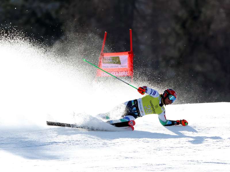 Prepoved nastopov za slovenskega smučarja - mednarodna zveza pojasnjuje