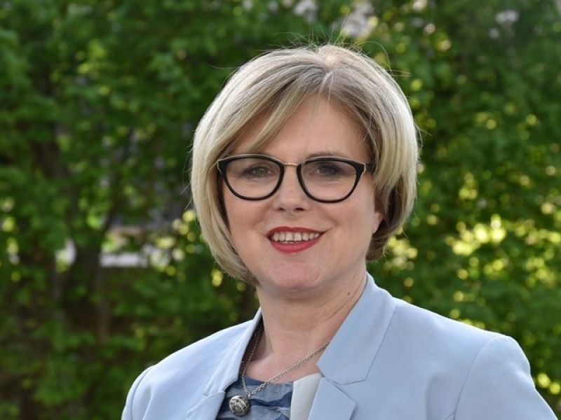 Poslanki slovenskega rodu očitajo, da je goljufala z gradbenimi dovoljenji