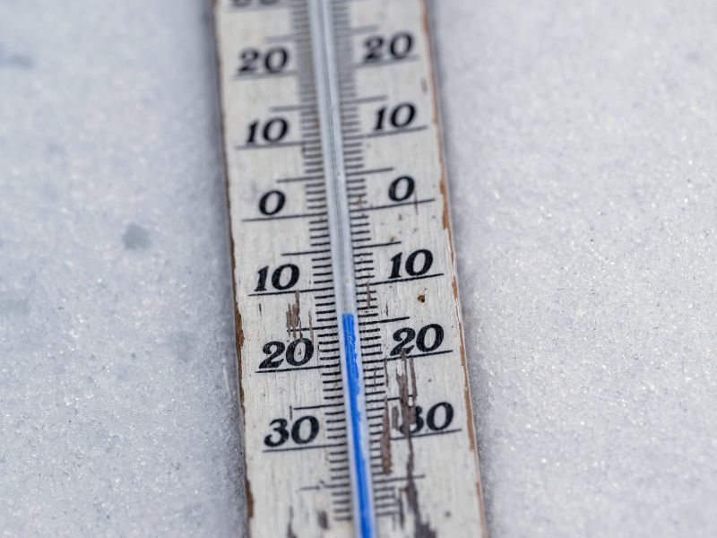 Jutro je marsikje prineslo sibirski mraz: Poglejte, kje je bilo najhuje