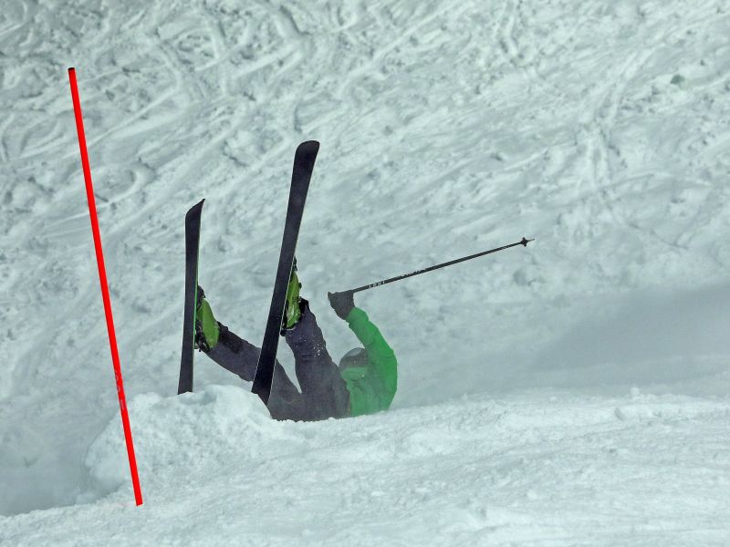 V Italiji za smučanje brez čelade zagrožena kazen 200 evrov in odvzem vozovnice