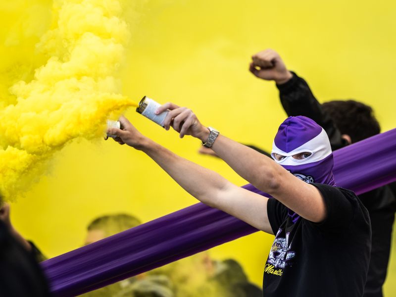 Viole so se spravile na avte mariborskih igralcev - Kar so naredile, osupne