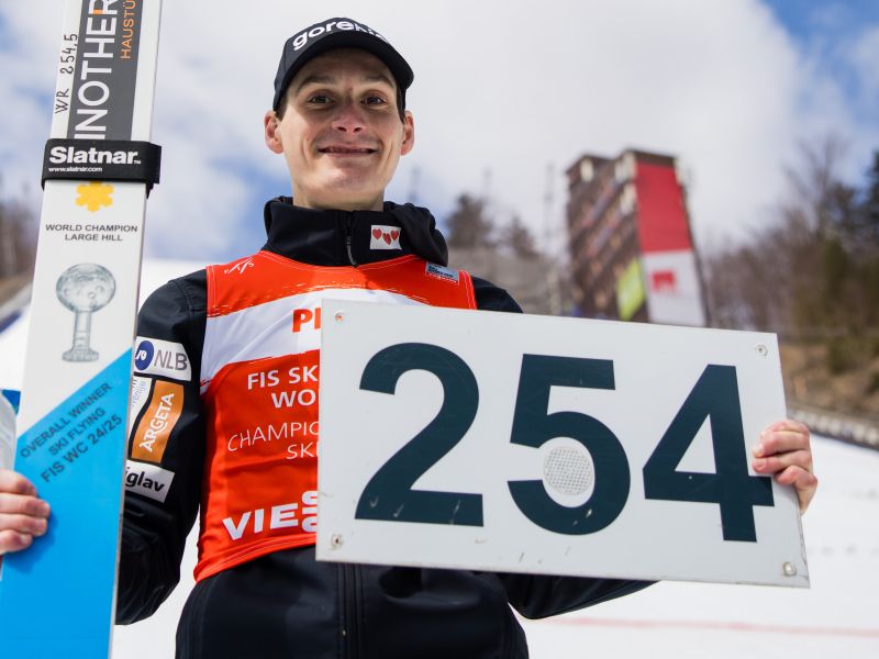 Domen Prevc ujet na ulici (video). Nosil je to, kar si zagotovo zasluži