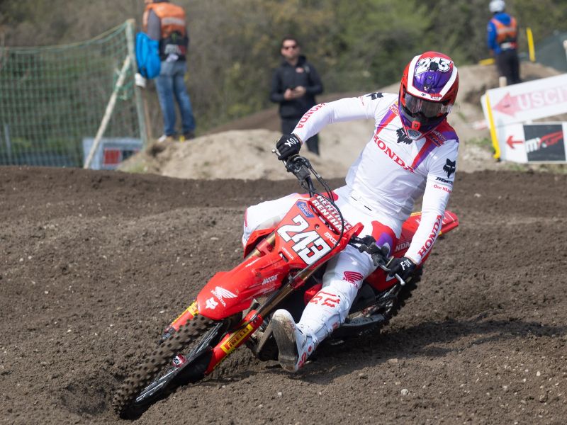 Tim Gajser je nazaj: prve stopničke po poškodbi