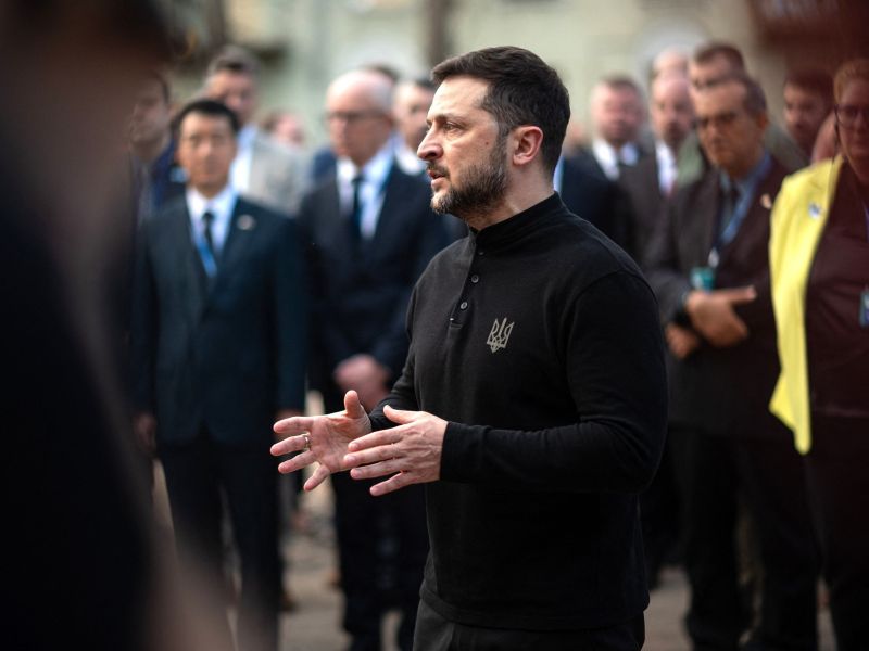 Volodimir Zelenski: Rusi veliko govorijo, to se mora končati