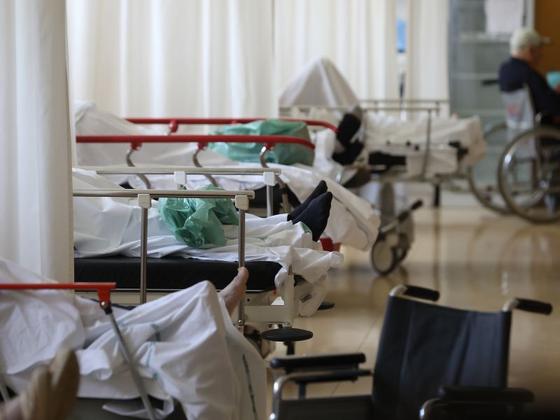 Odpuščena s ponarejenimi diplomami: &quot;Nista delala s pacienti&quot;