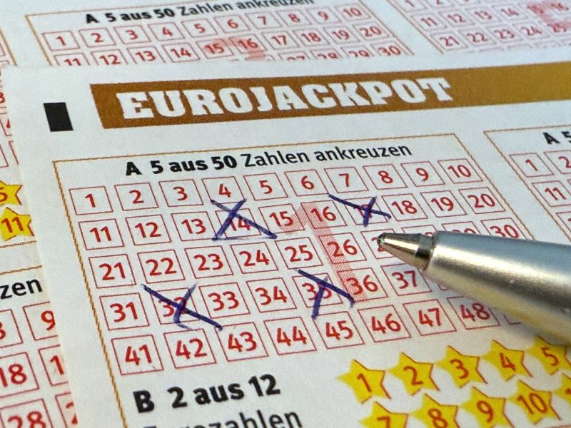 Srečnež iz Nemčije zadel 120 milijonov evrov na Eurojackpotu